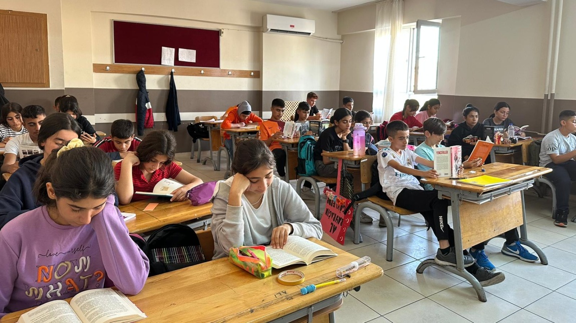 Adana Okuyor Projesi Kapsamında Okuma Saatlerimiz Gerçekleşiyor